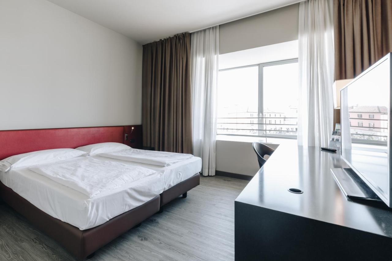 Hotel Continental Кремона Екстериор снимка