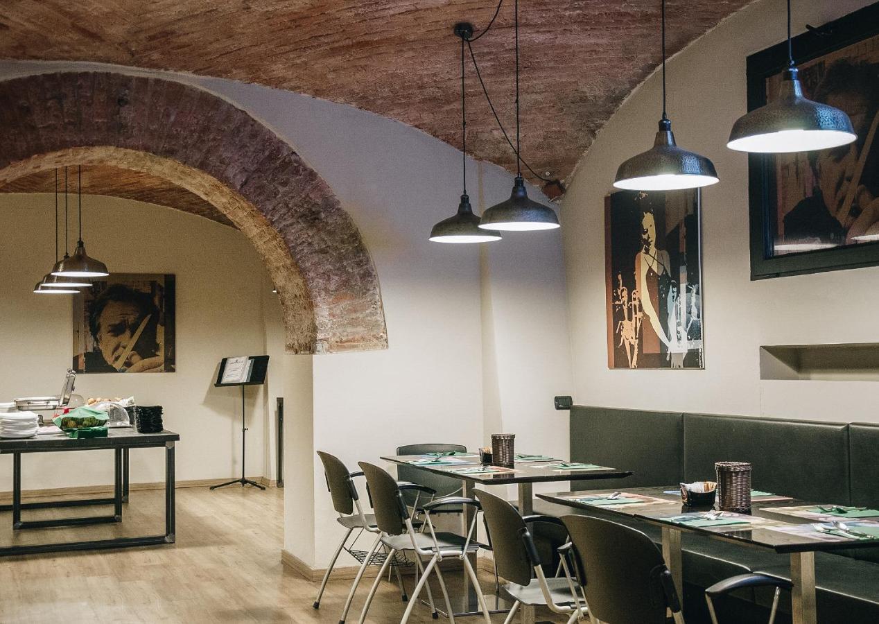Hotel Continental Кремона Екстериор снимка