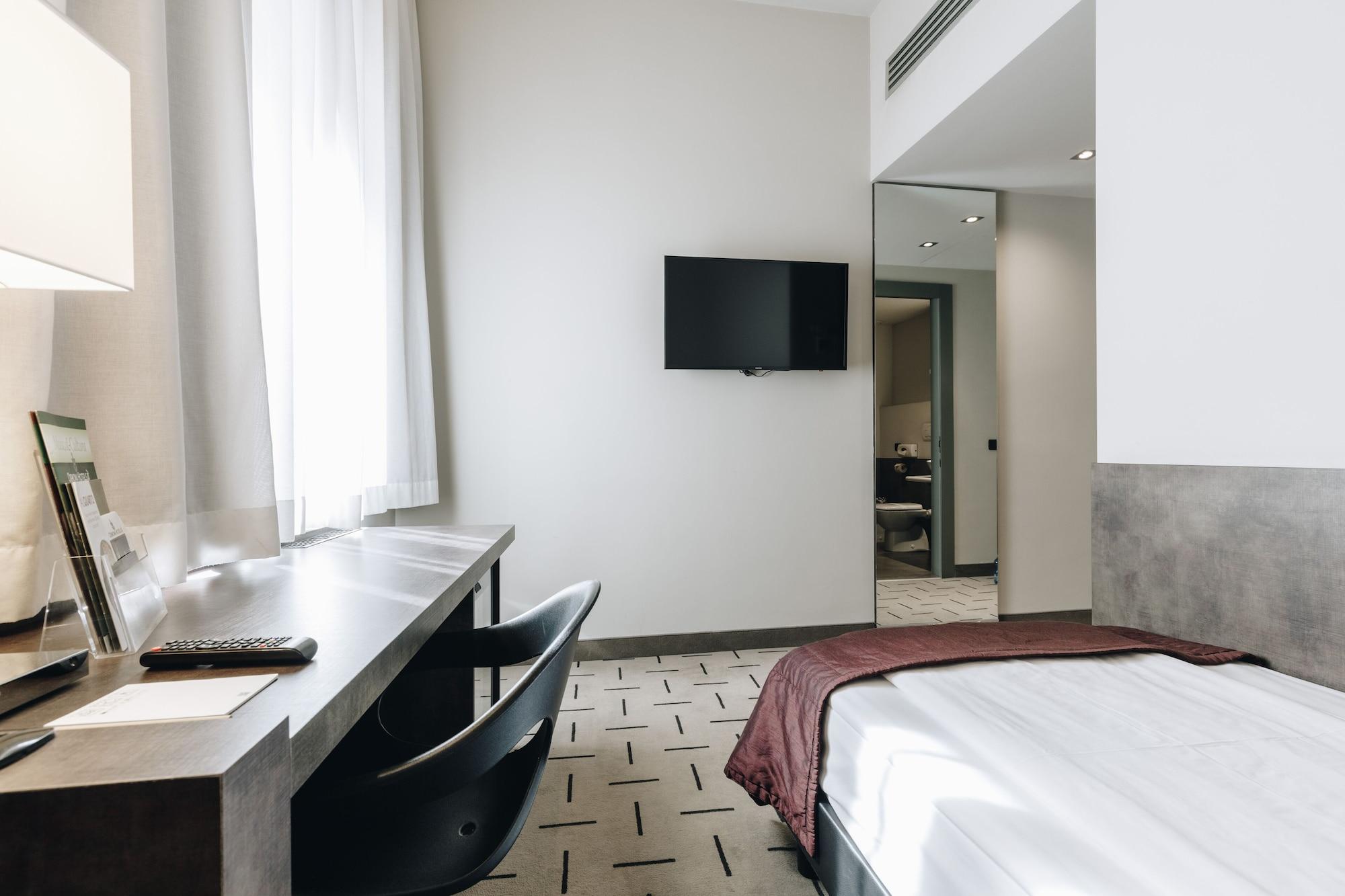 Hotel Continental Кремона Екстериор снимка