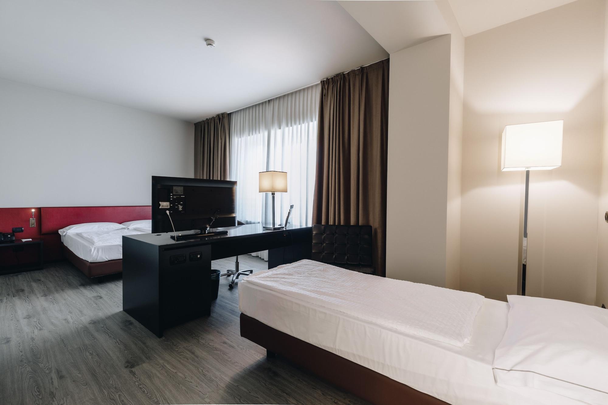 Hotel Continental Кремона Екстериор снимка