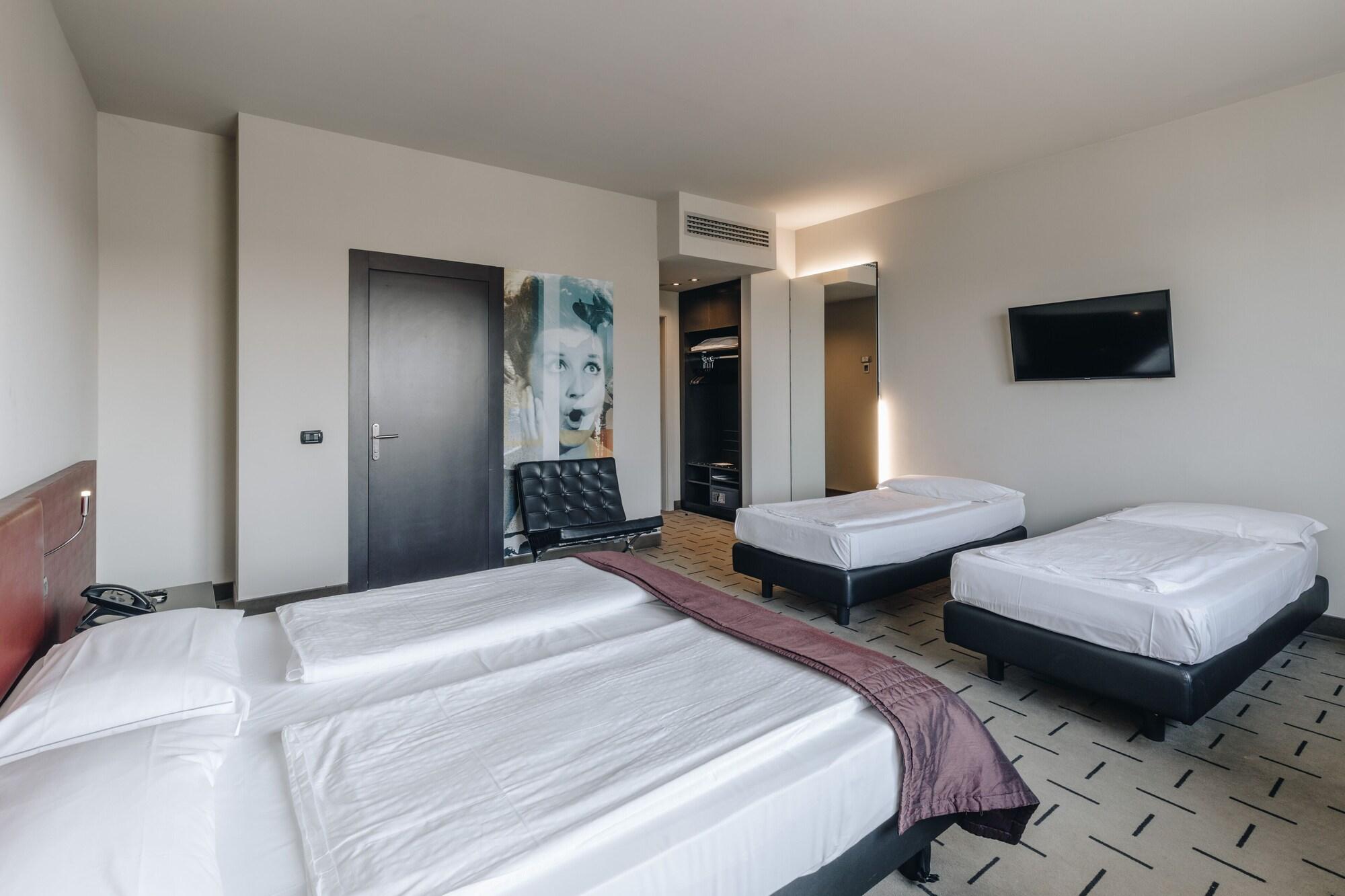 Hotel Continental Кремона Екстериор снимка