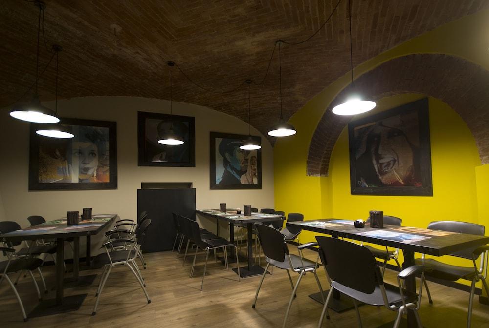 Hotel Continental Кремона Екстериор снимка