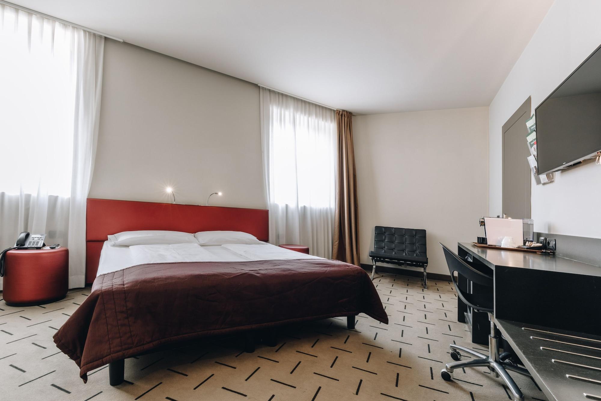 Hotel Continental Кремона Екстериор снимка