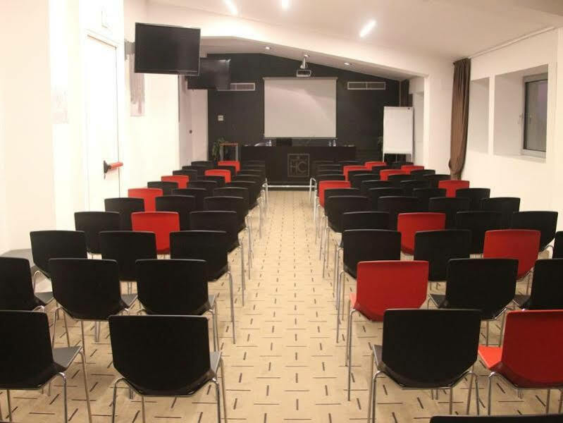 Hotel Continental Кремона Екстериор снимка