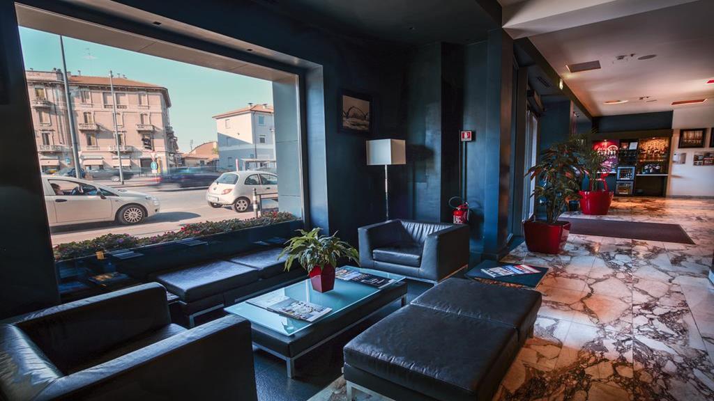 Hotel Continental Кремона Екстериор снимка